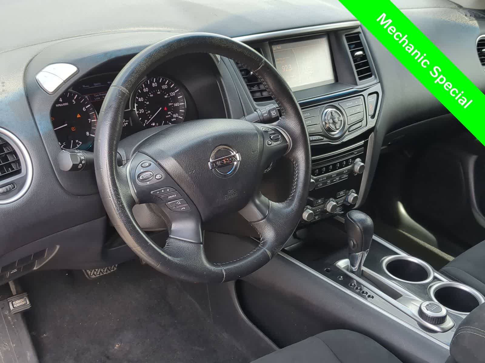 Thumbnail: 2013 Nissan Pathfinder - 10
