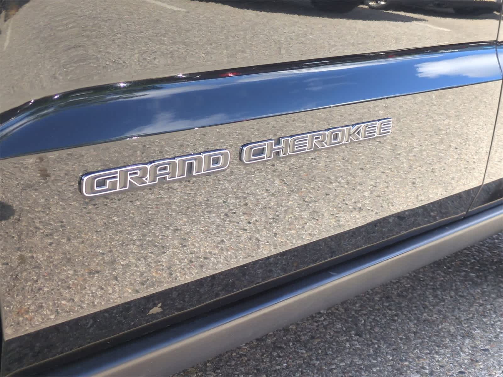 Thumbnail: 2021 Jeep Grand Cherokee - 13