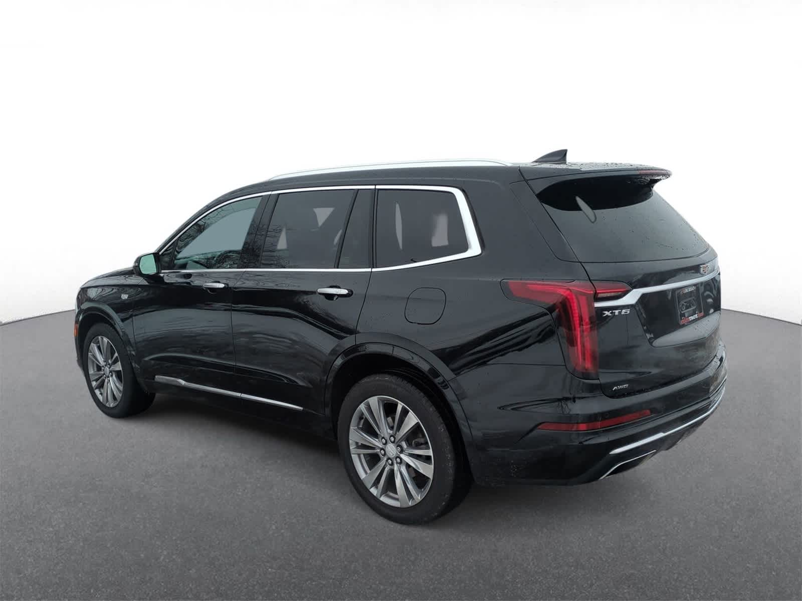 Thumbnail: 2023 Cadillac XT6 - 6