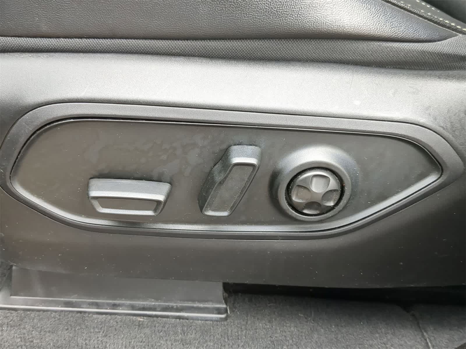 Thumbnail: 2024 Jeep Grand Cherokee - 24