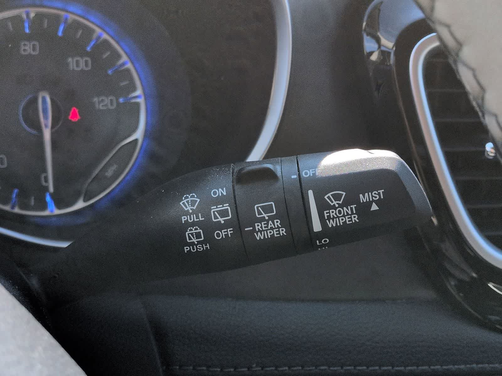 Thumbnail: 2020 Chrysler Pacifica - 28