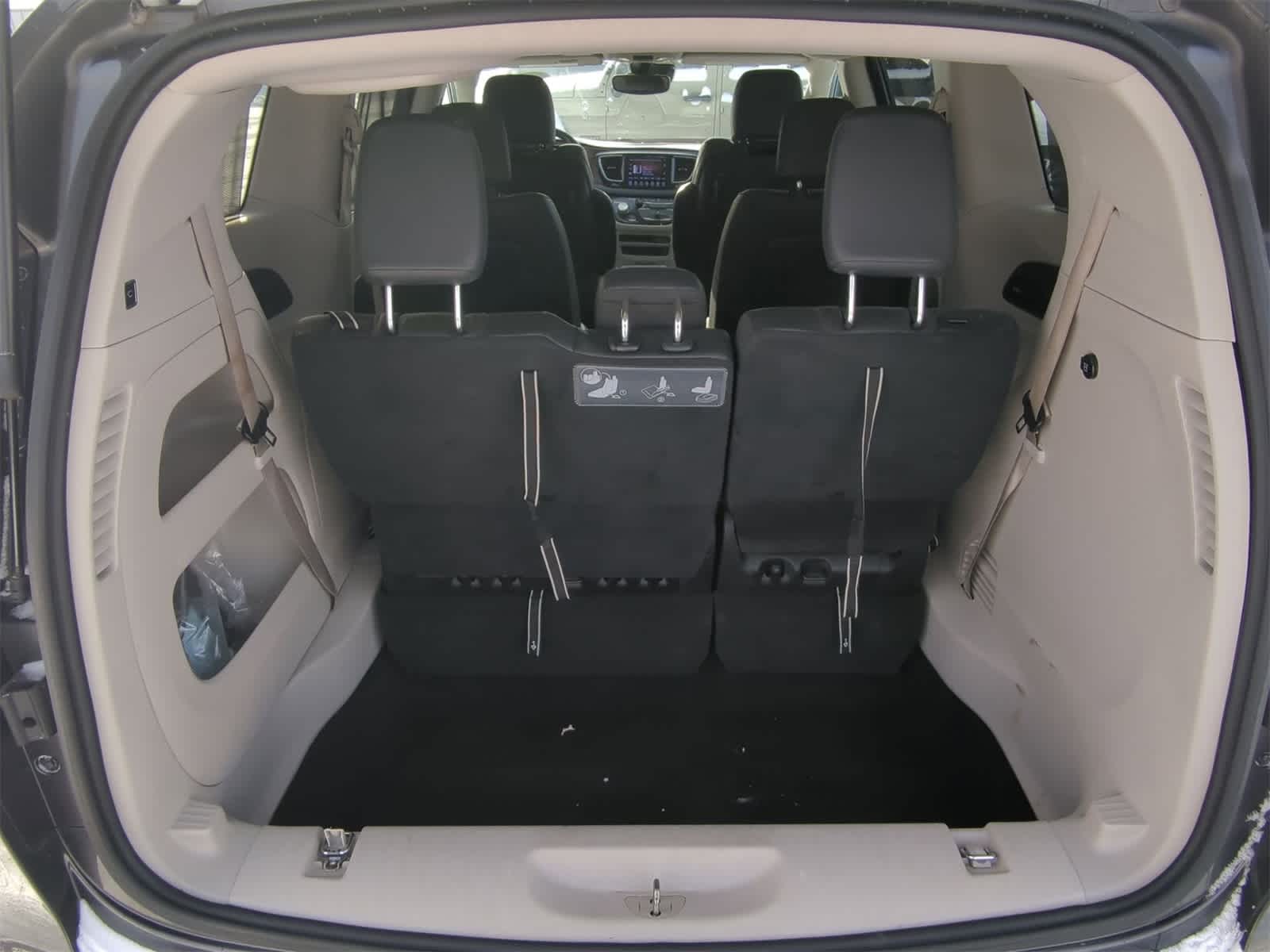 Thumbnail: 2017 Chrysler Pacifica - 40