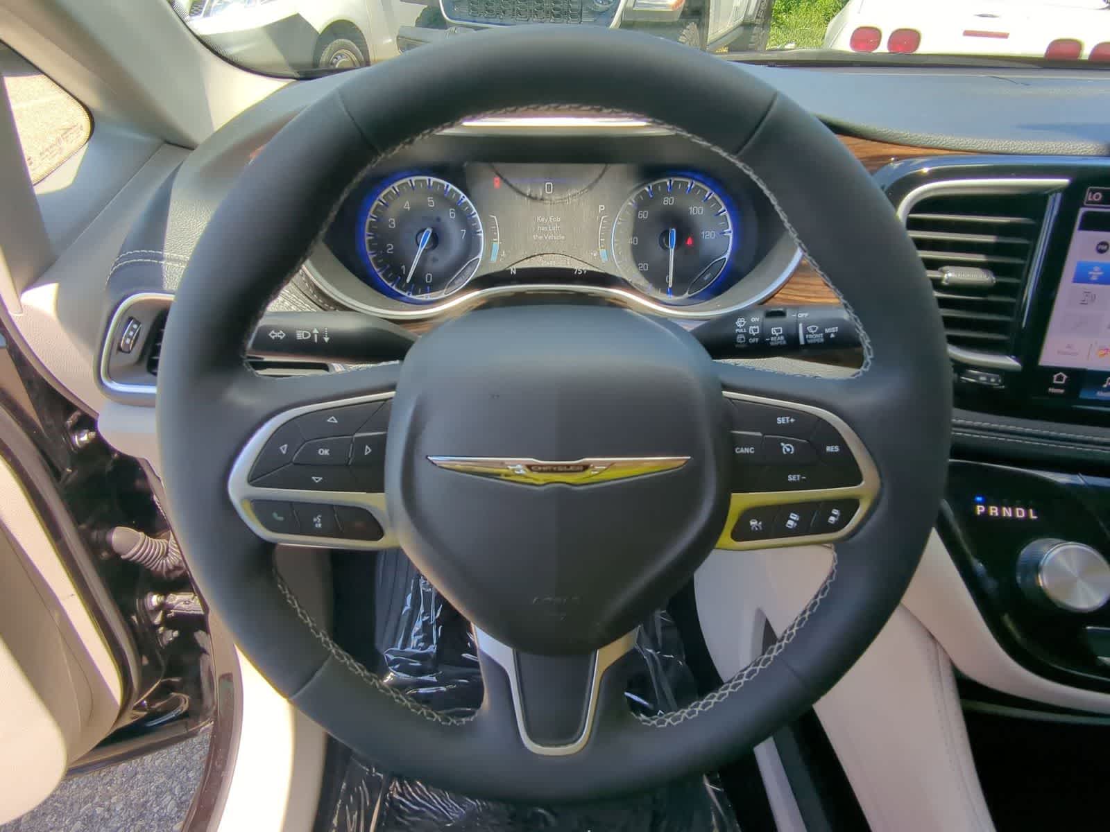 Thumbnail: 2024 Chrysler Pacifica - 22