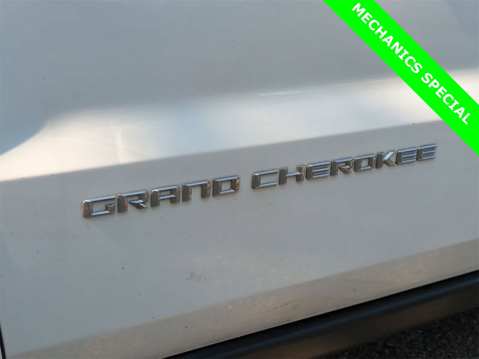 Thumbnail: 2014 Jeep Grand Cherokee - 12