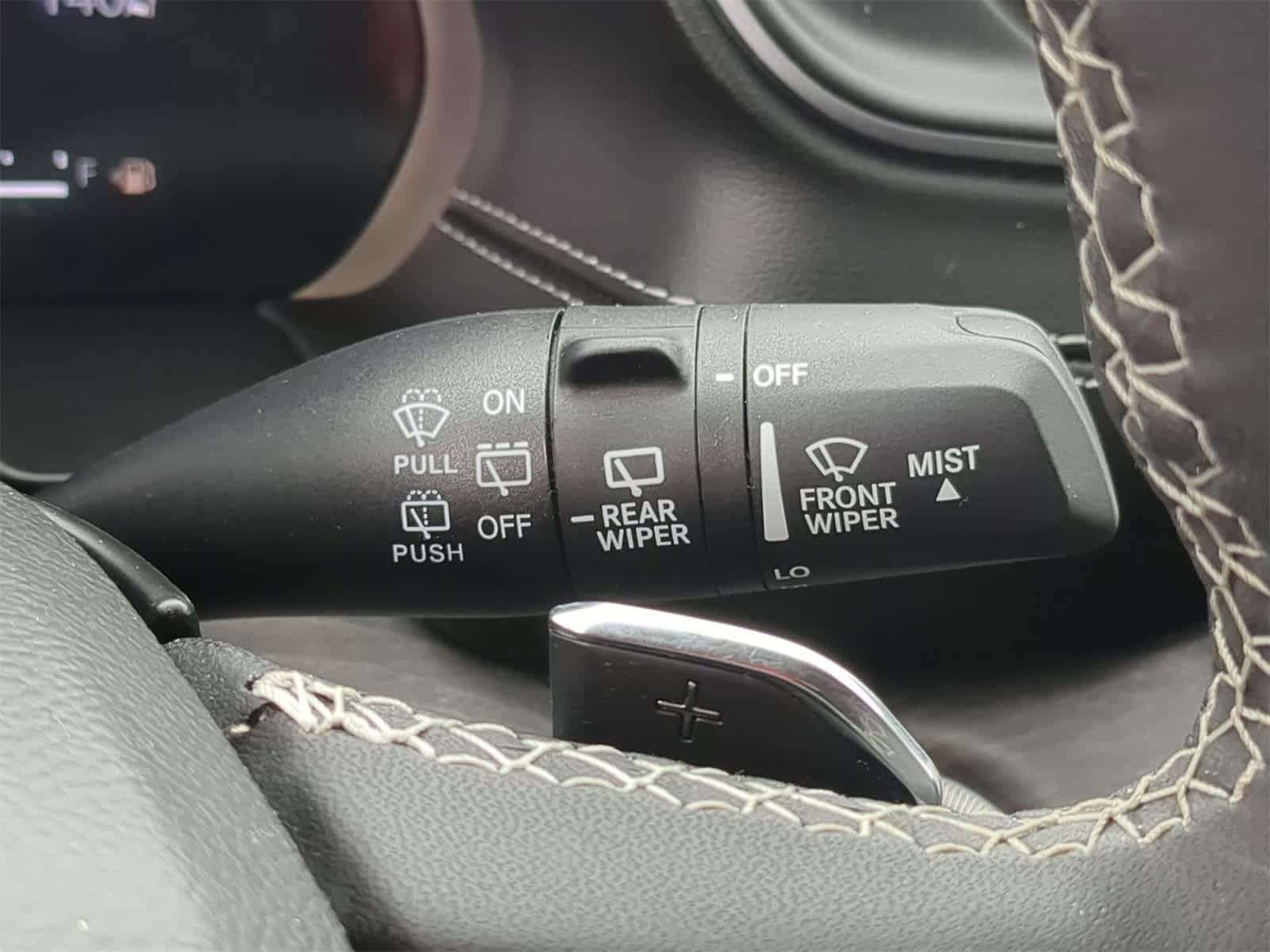 Thumbnail: 2023 Jeep Grand Cherokee - 32