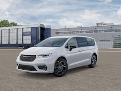 2026 Chrysler Pacifica Select Passenger Van