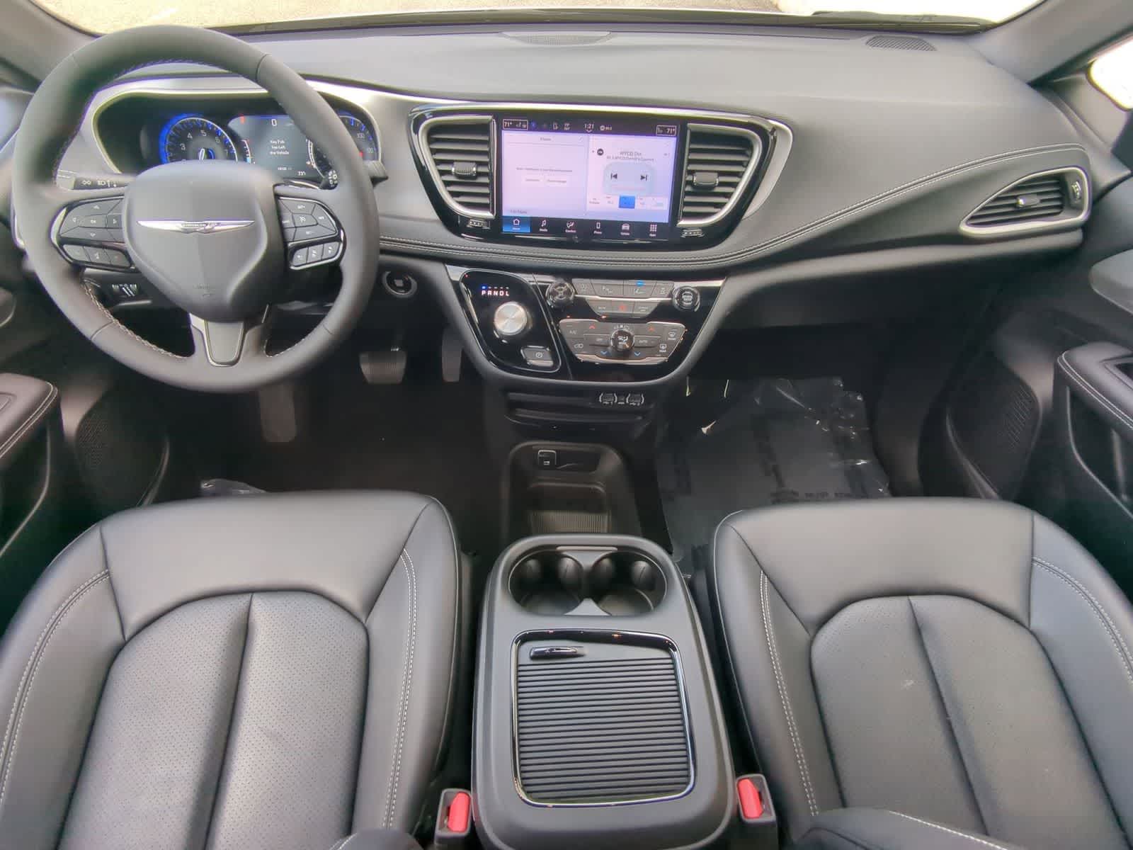 Thumbnail: 2024 Chrysler Pacifica - 15