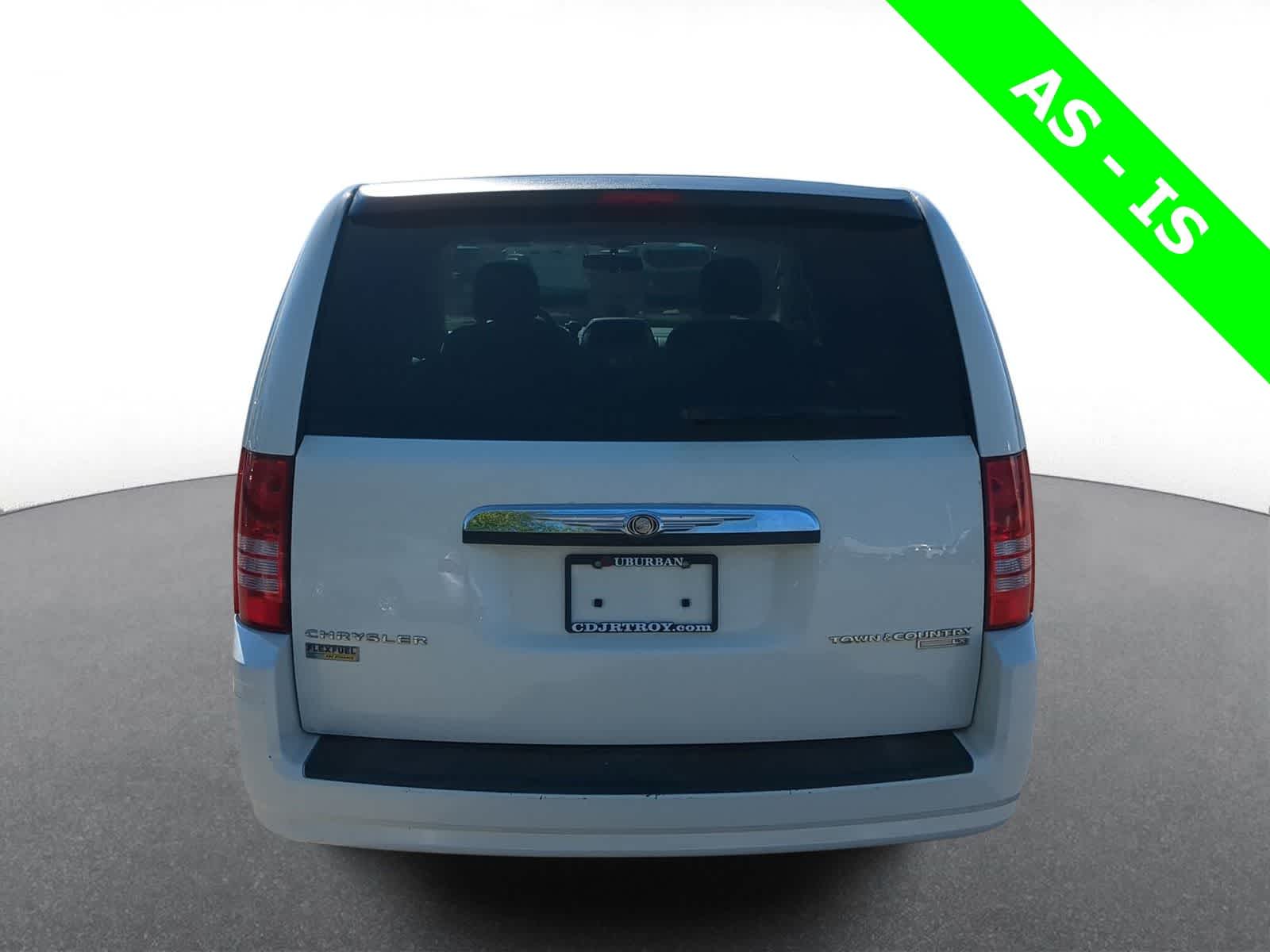 Thumbnail: 2010 Chrysler Town & Country - 7