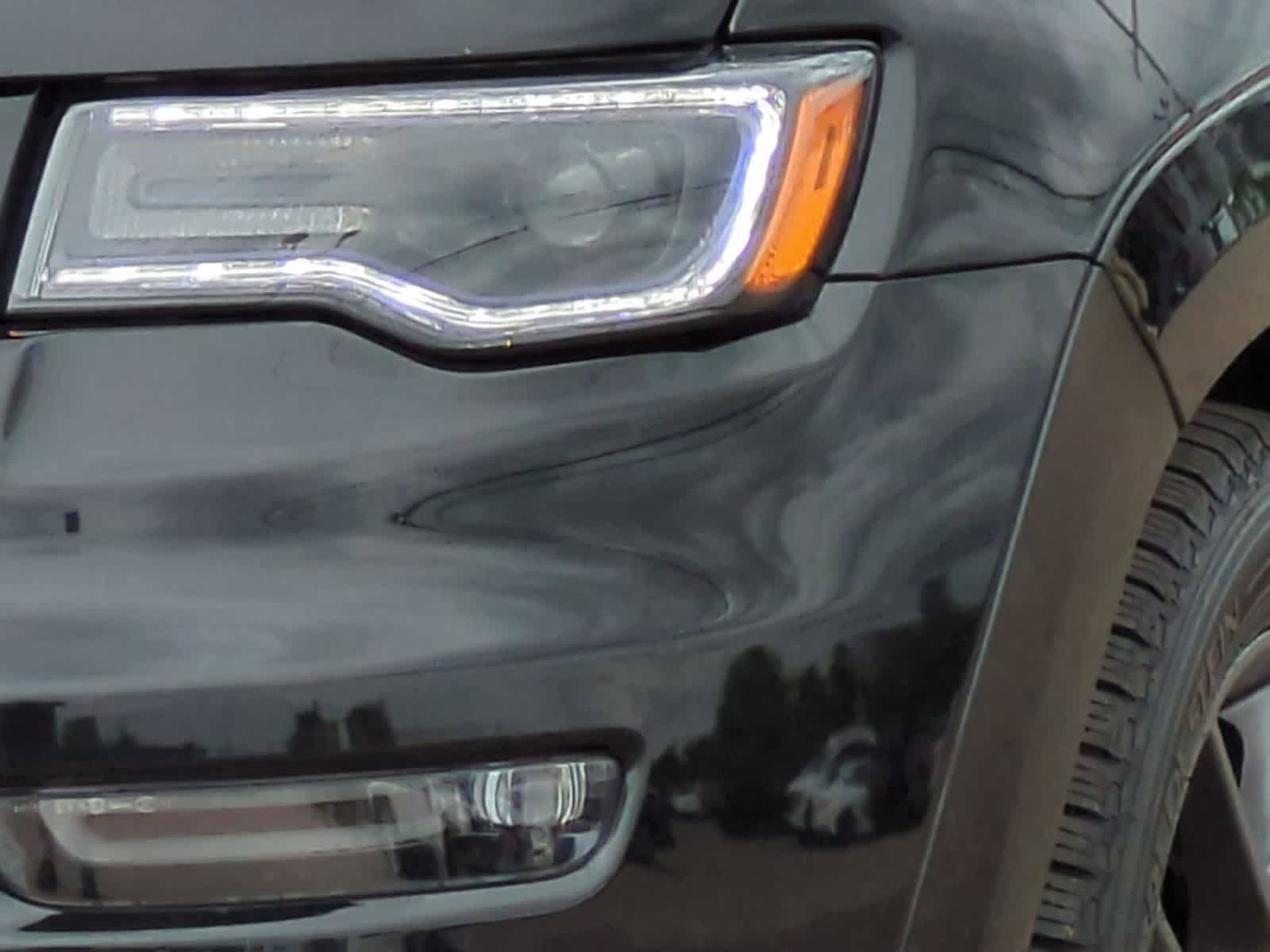 Thumbnail: 2020 Jeep Grand Cherokee - 11