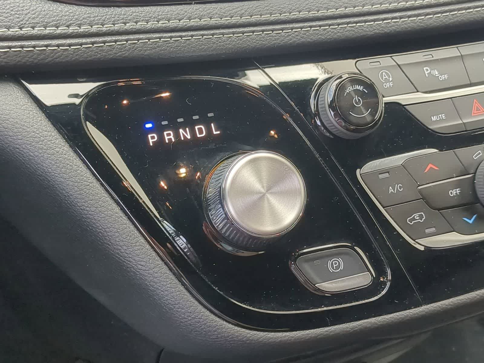 Thumbnail: 2024 Chrysler Pacifica - 30