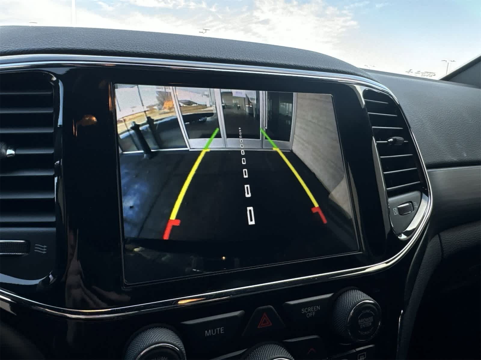 Thumbnail: 2022 Jeep Grand Cherokee - 30