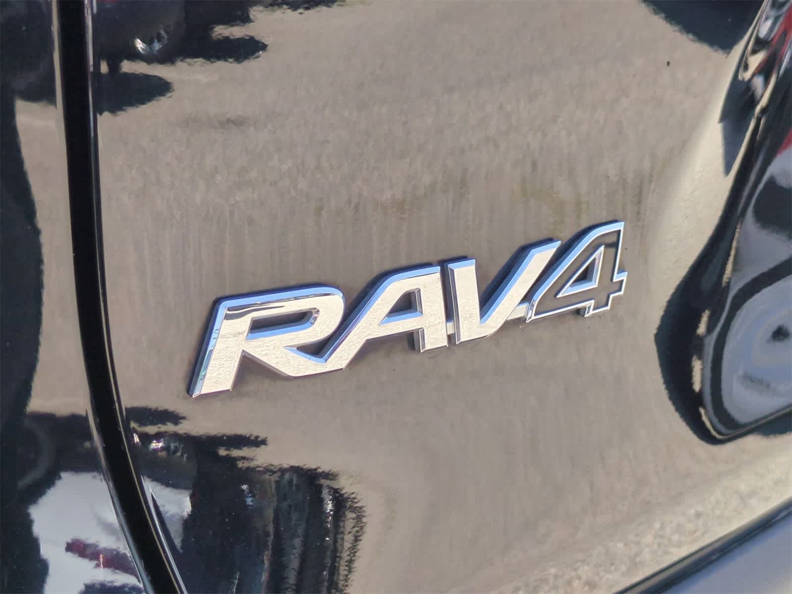 Thumbnail: 2022 Toyota RAV4 - 12