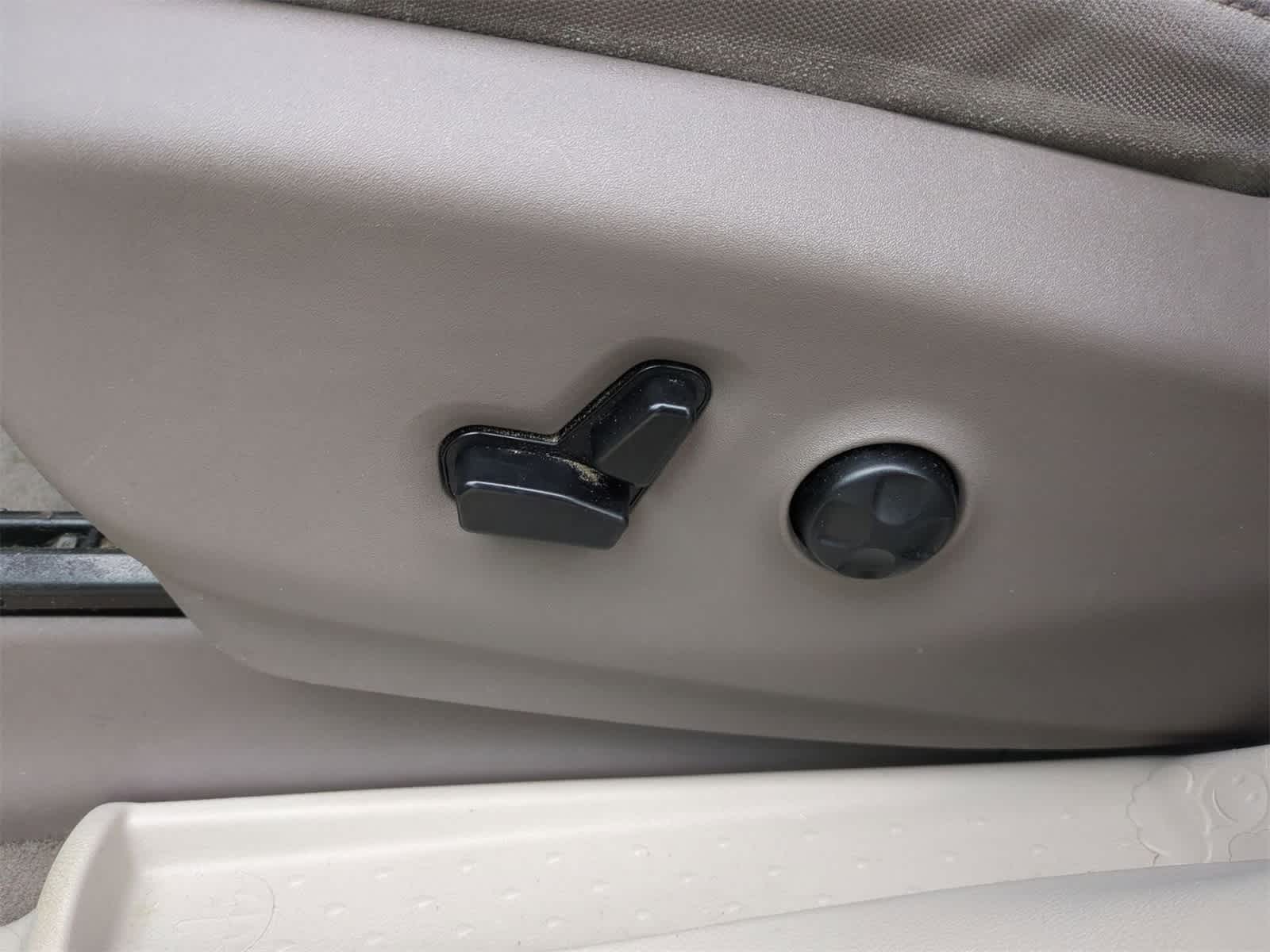 Thumbnail: 2017 Chrysler Pacifica - 17