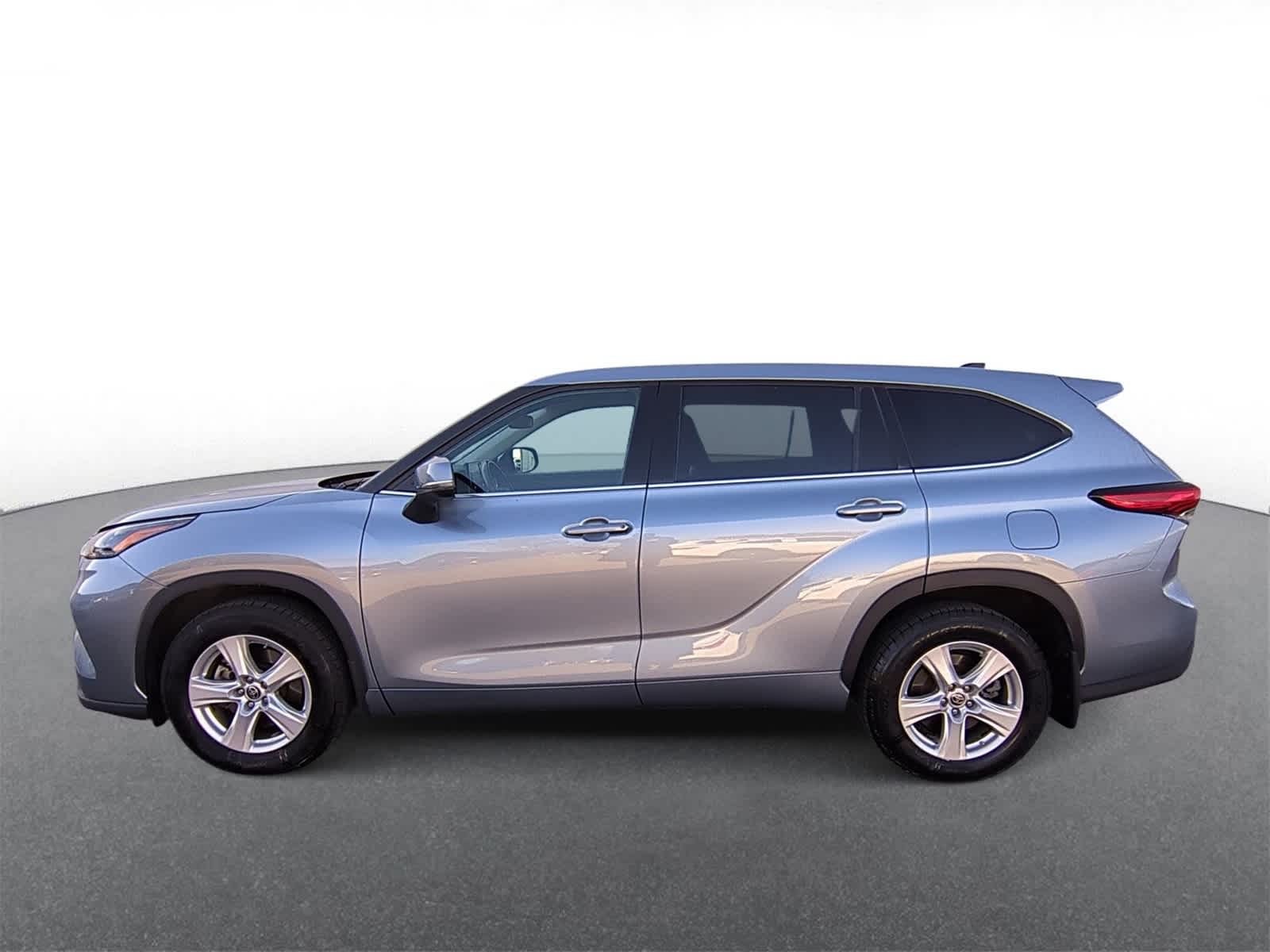 Thumbnail: 2022 Toyota Highlander - 5