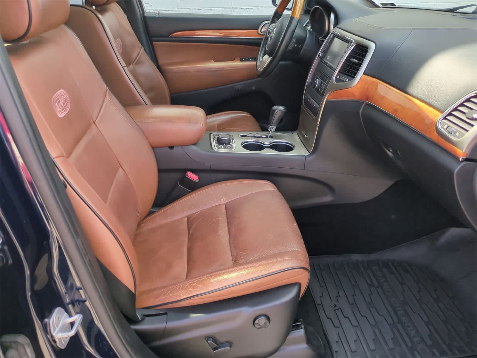 2012 Jeep Grand Cherokee Overland 20