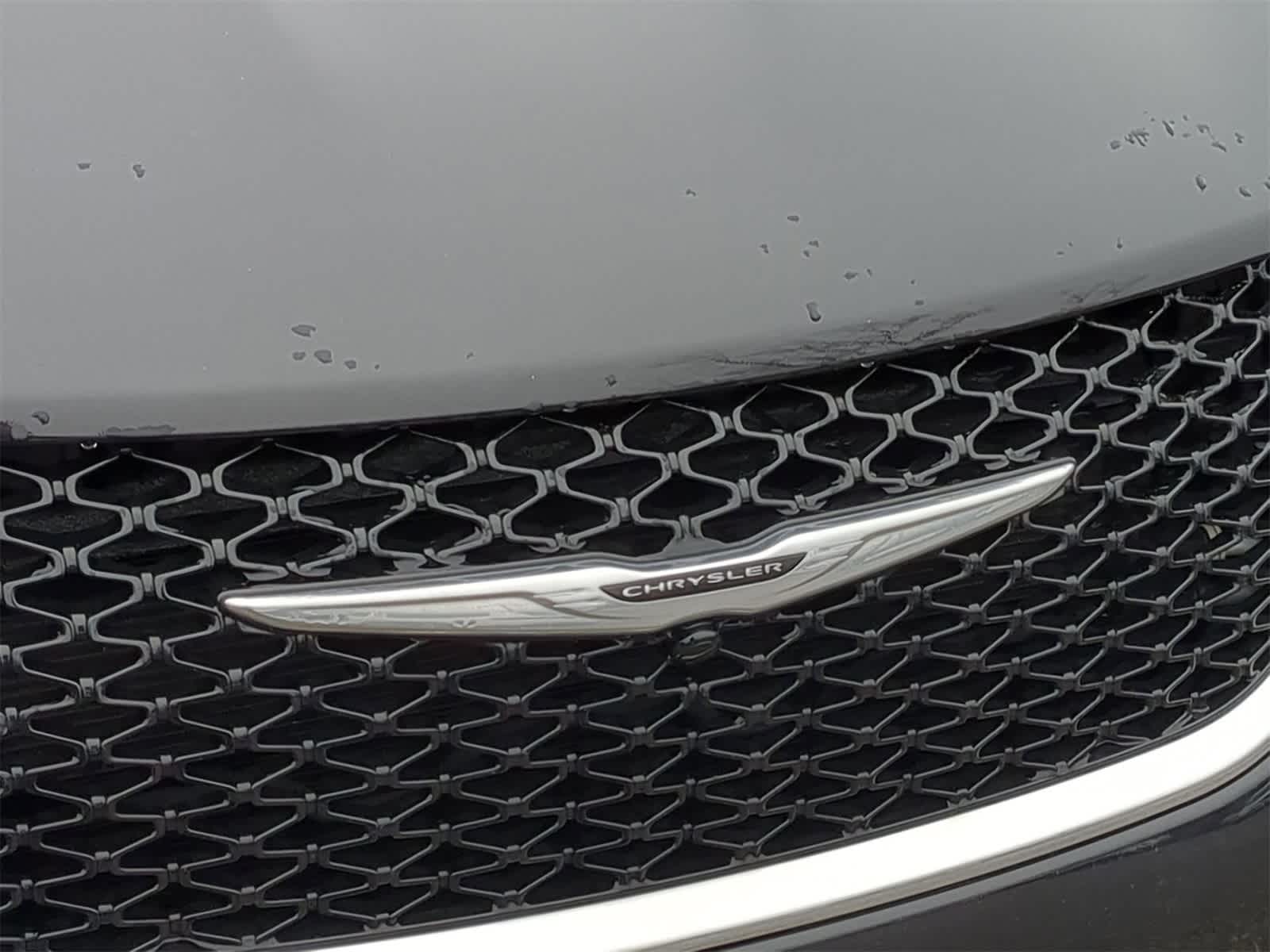 Thumbnail: 2023 Chrysler Pacifica - 12