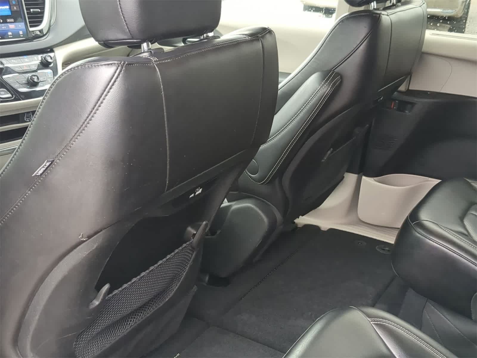 Thumbnail: 2023 Chrysler Pacifica - 18