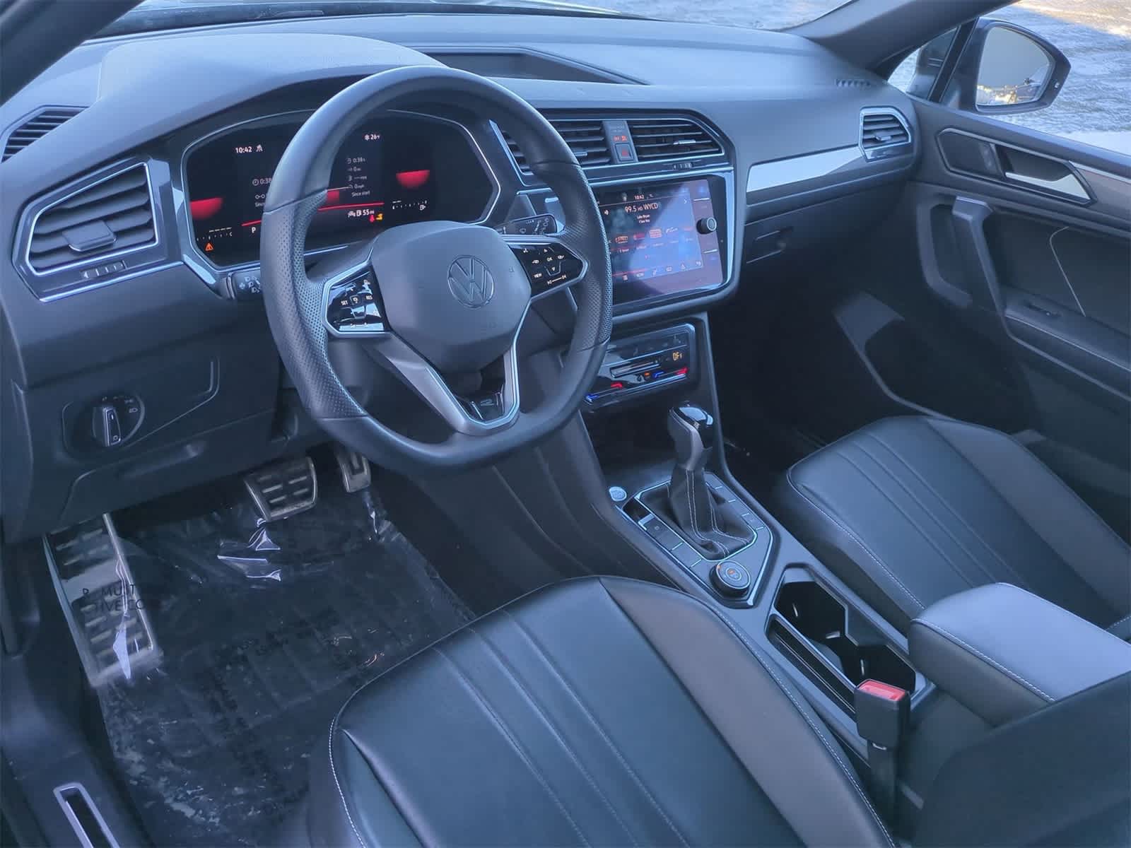 Thumbnail: 2022 Volkswagen Tiguan - 10