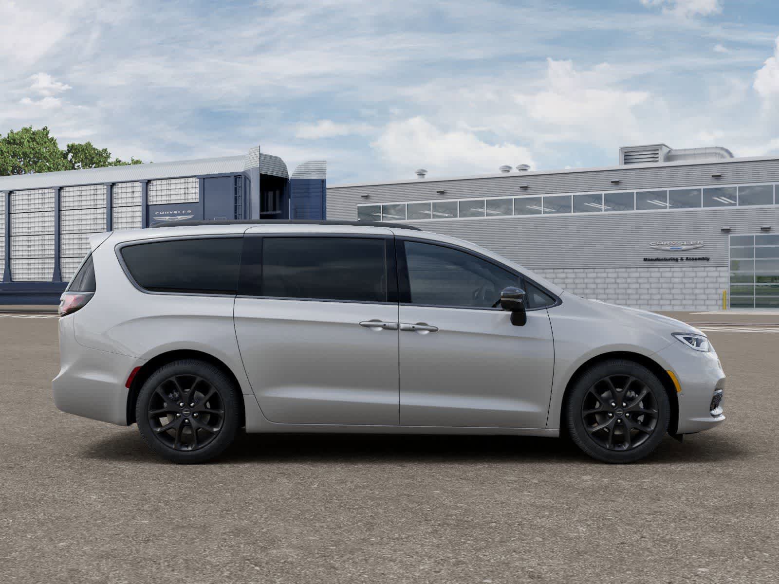 Thumbnail: 2026 Chrysler Pacifica - 21