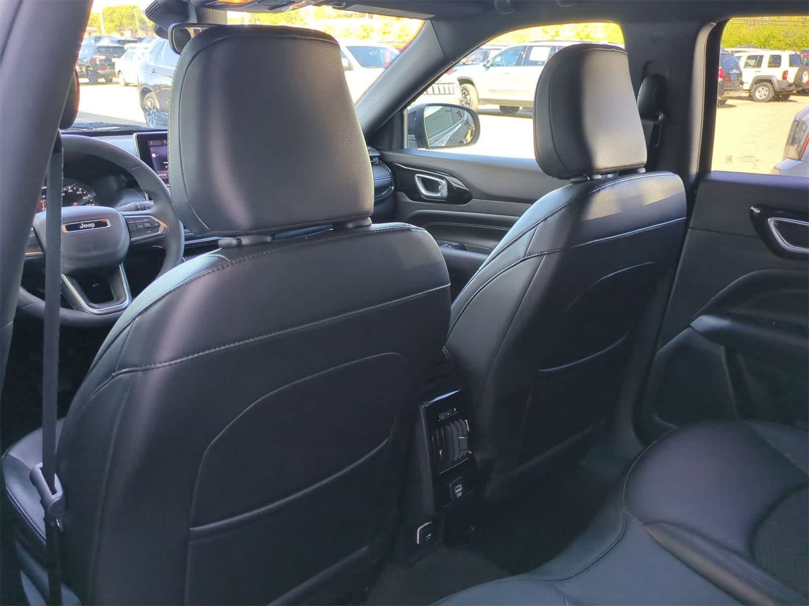 Thumbnail: 2022 Jeep Compass - 18