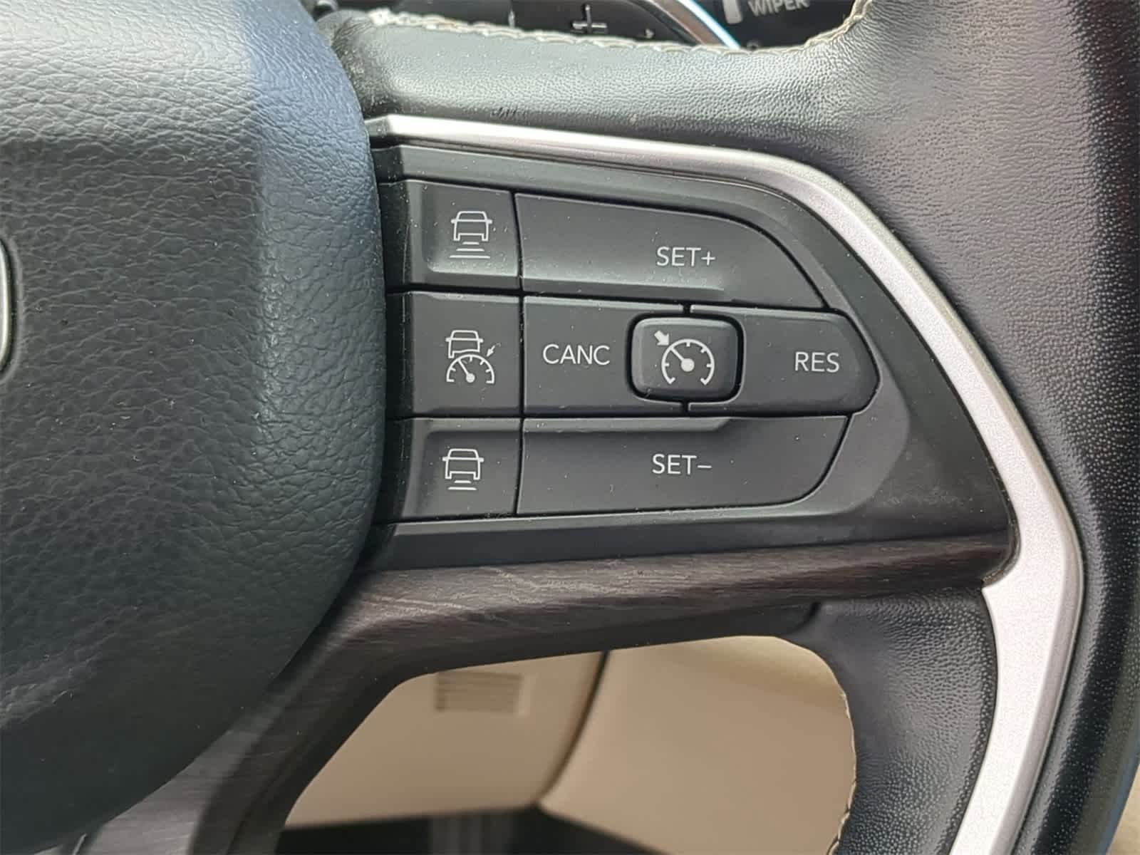 Thumbnail: 2022 Jeep Grand Cherokee L - 33