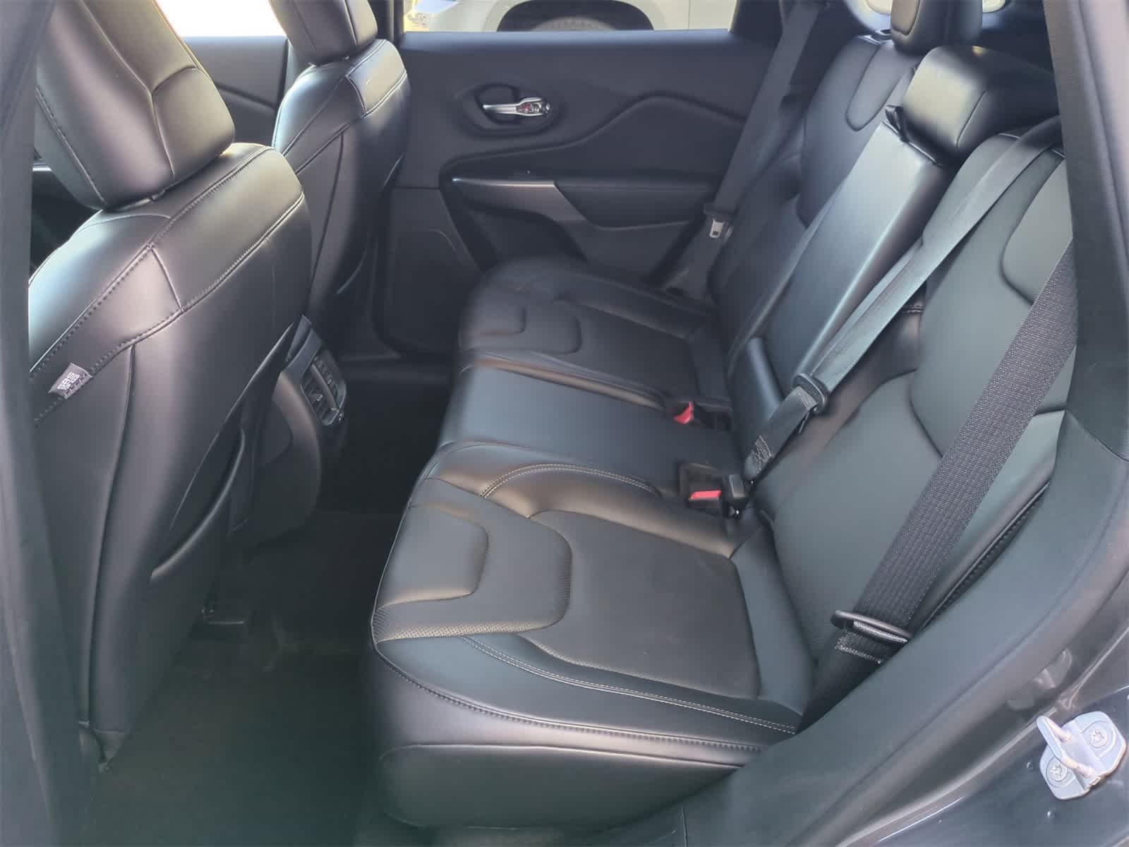 Thumbnail: 2021 Jeep Cherokee - 19