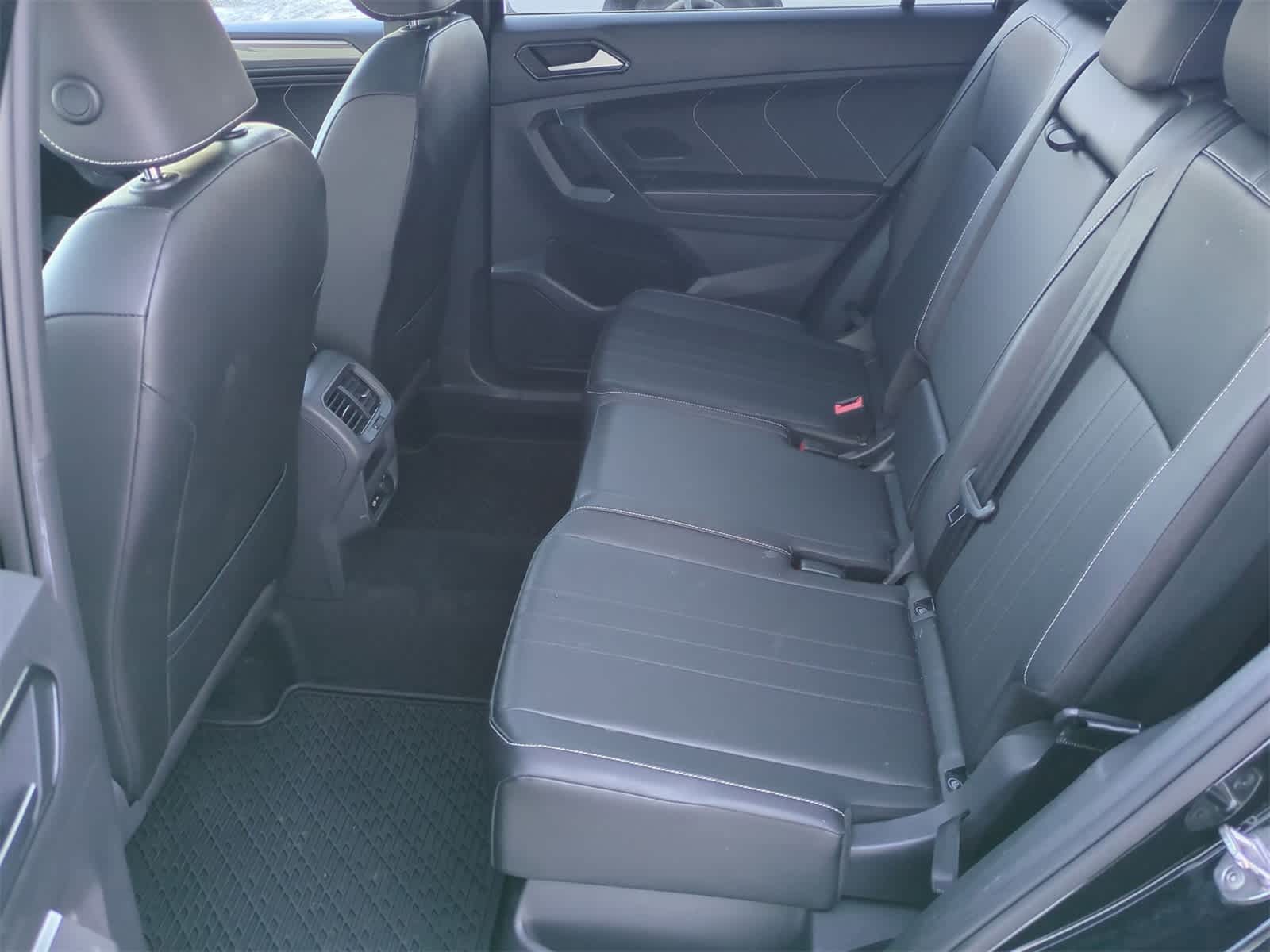 Thumbnail: 2022 Volkswagen Tiguan - 19