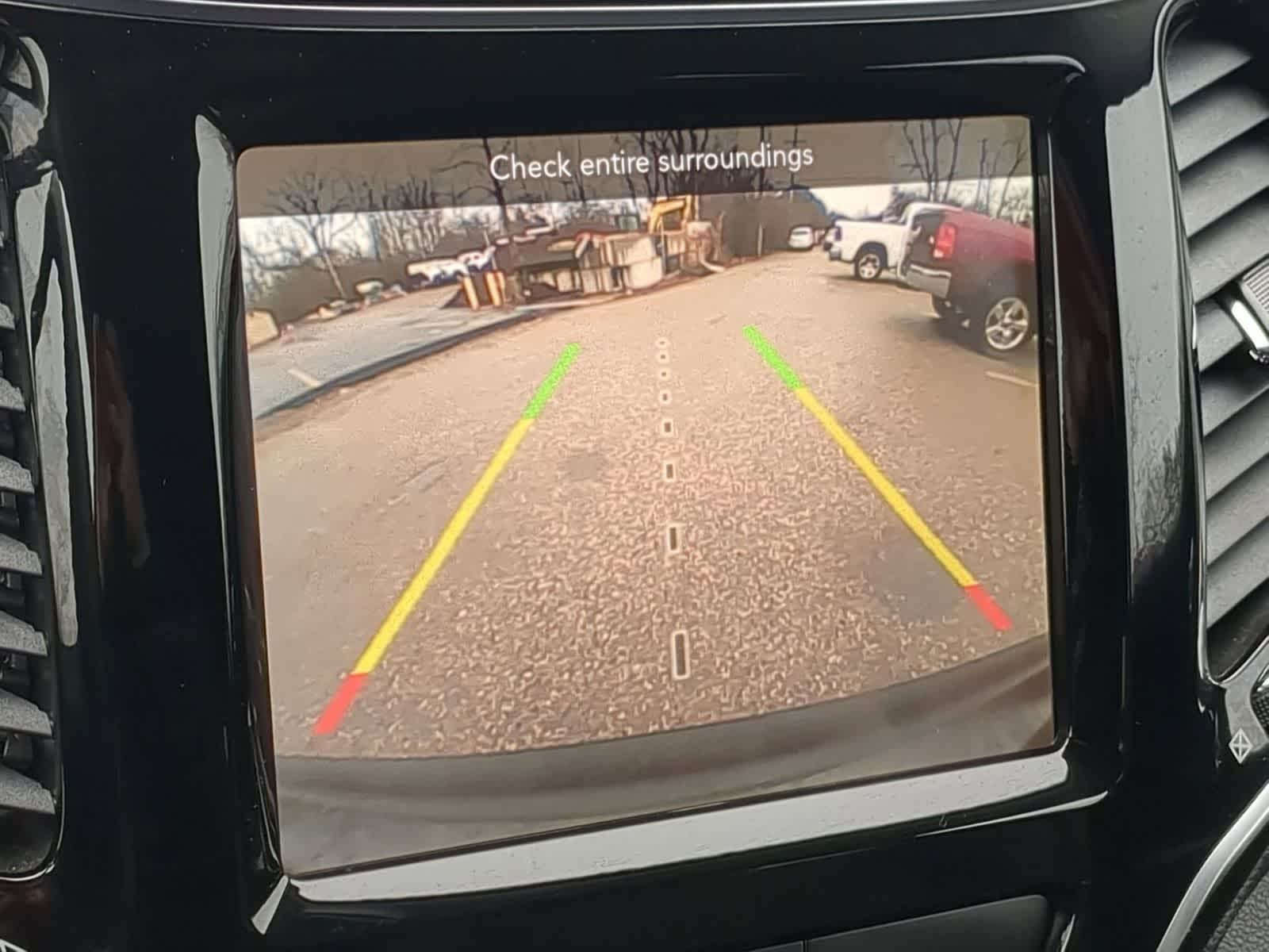 Thumbnail: 2019 Jeep Cherokee - 28