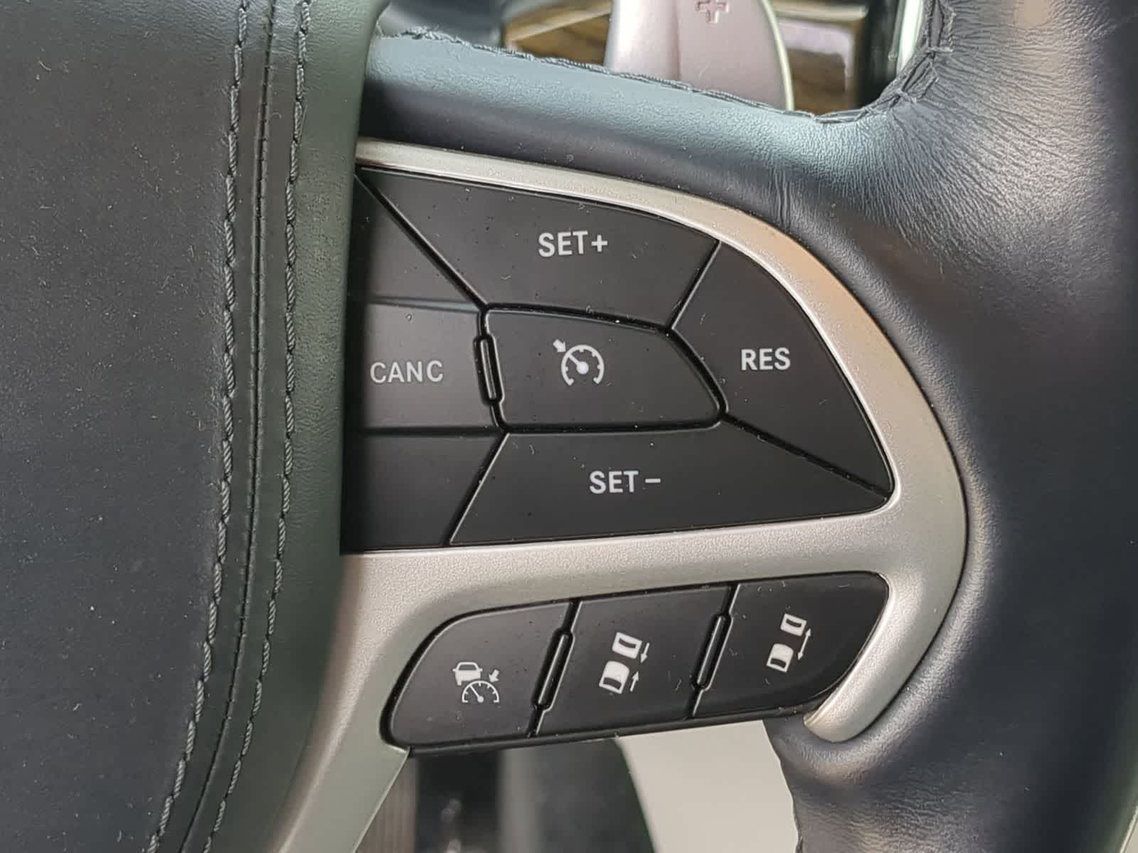 Thumbnail: 2019 Jeep Grand Cherokee - 24