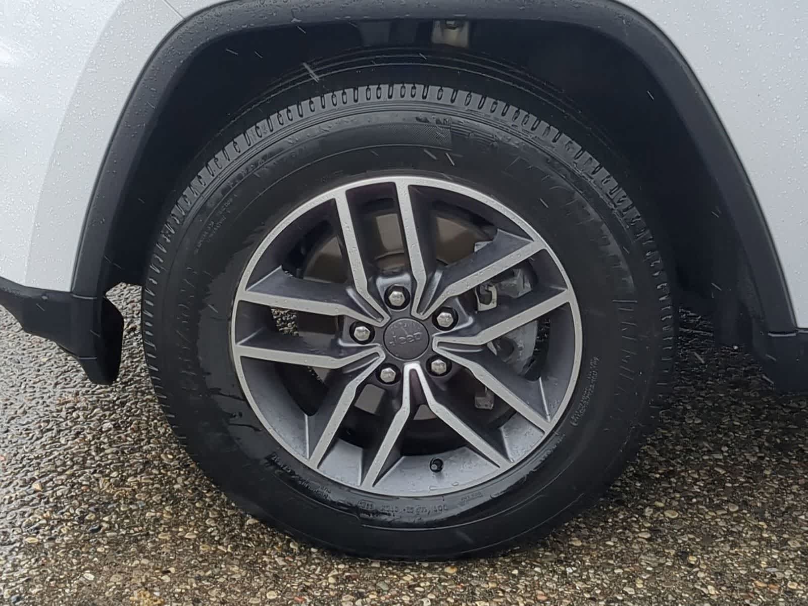 Thumbnail: 2020 Jeep Grand Cherokee - 14