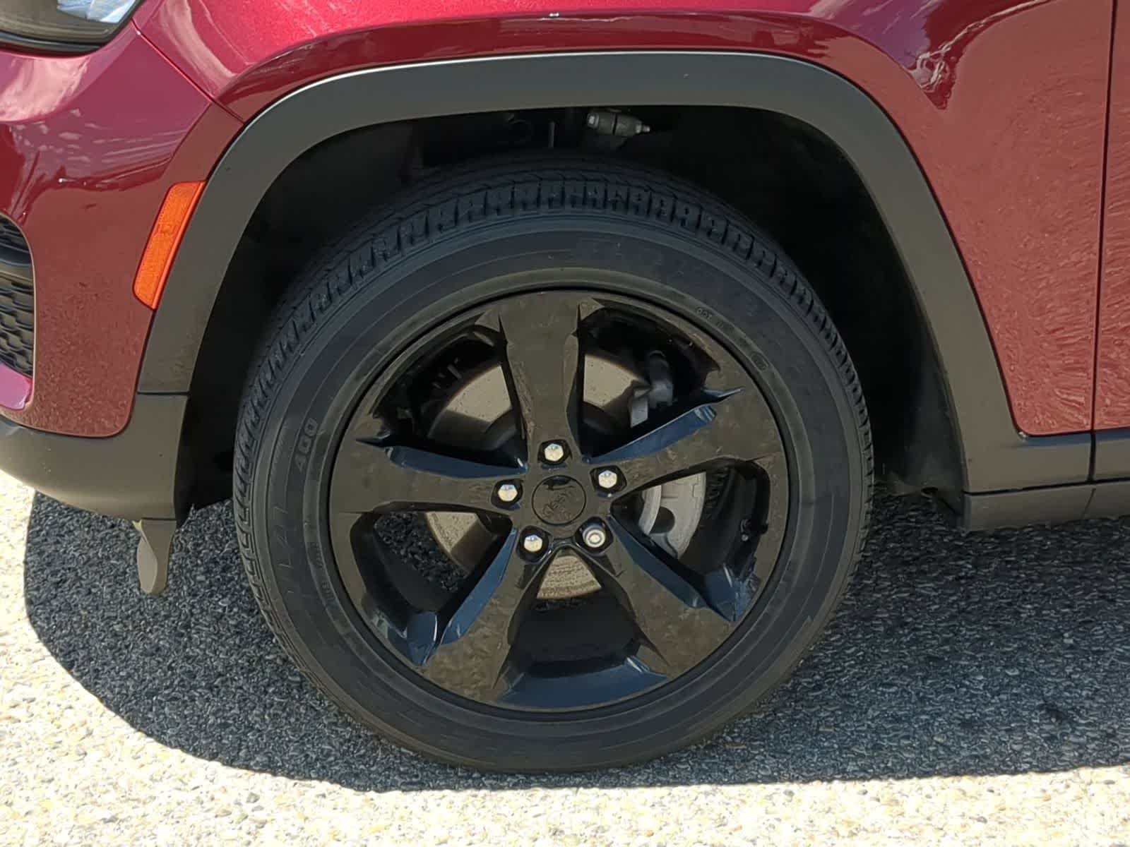 Thumbnail: 2023 Jeep Grand Cherokee - 14