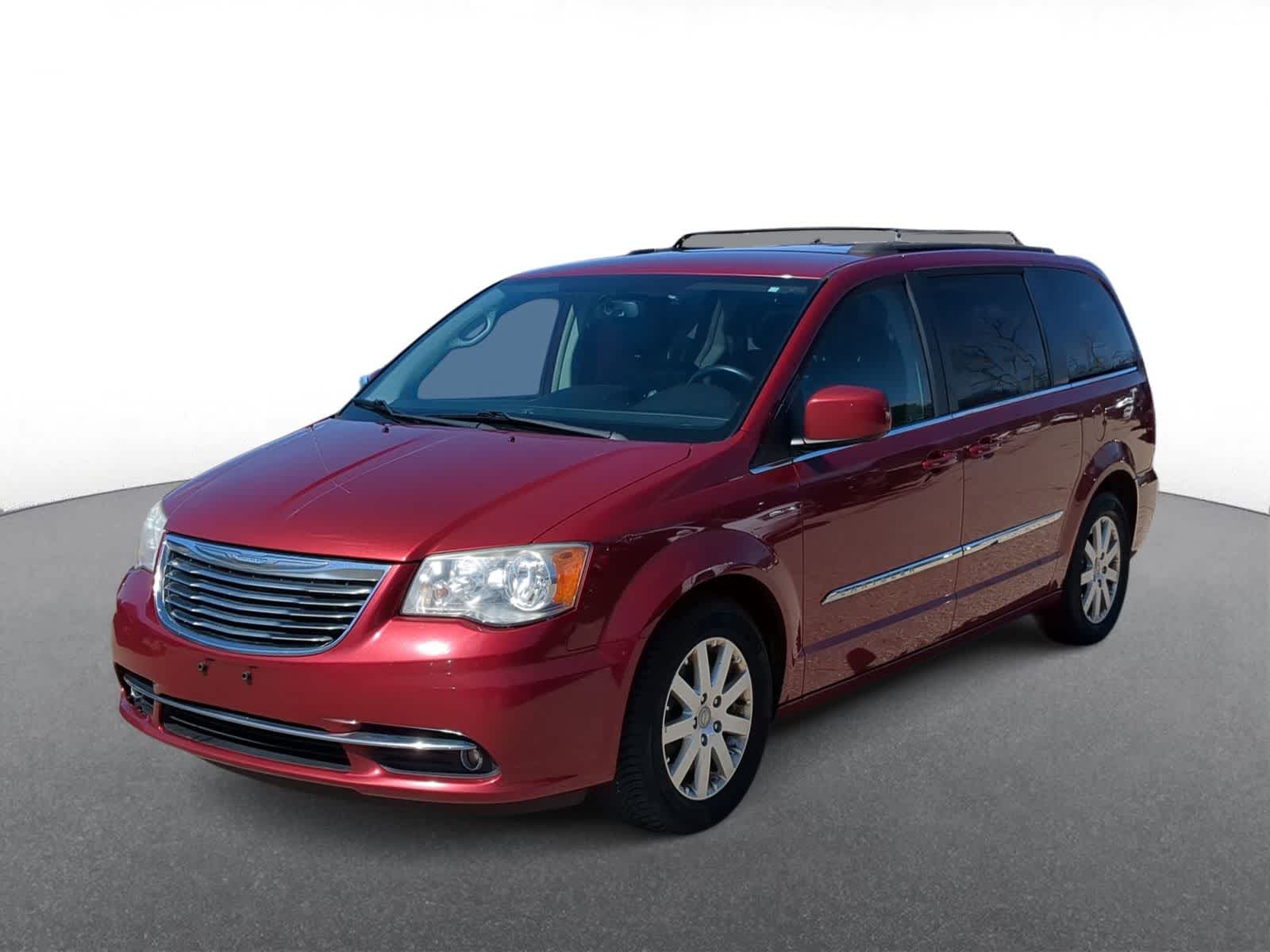 Thumbnail: 2014 Chrysler Town & Country - 4