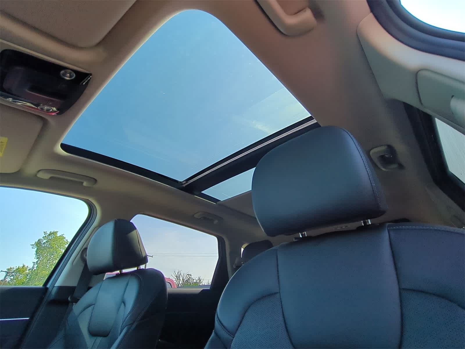 Thumbnail: 2023 Kia Sorento - 17