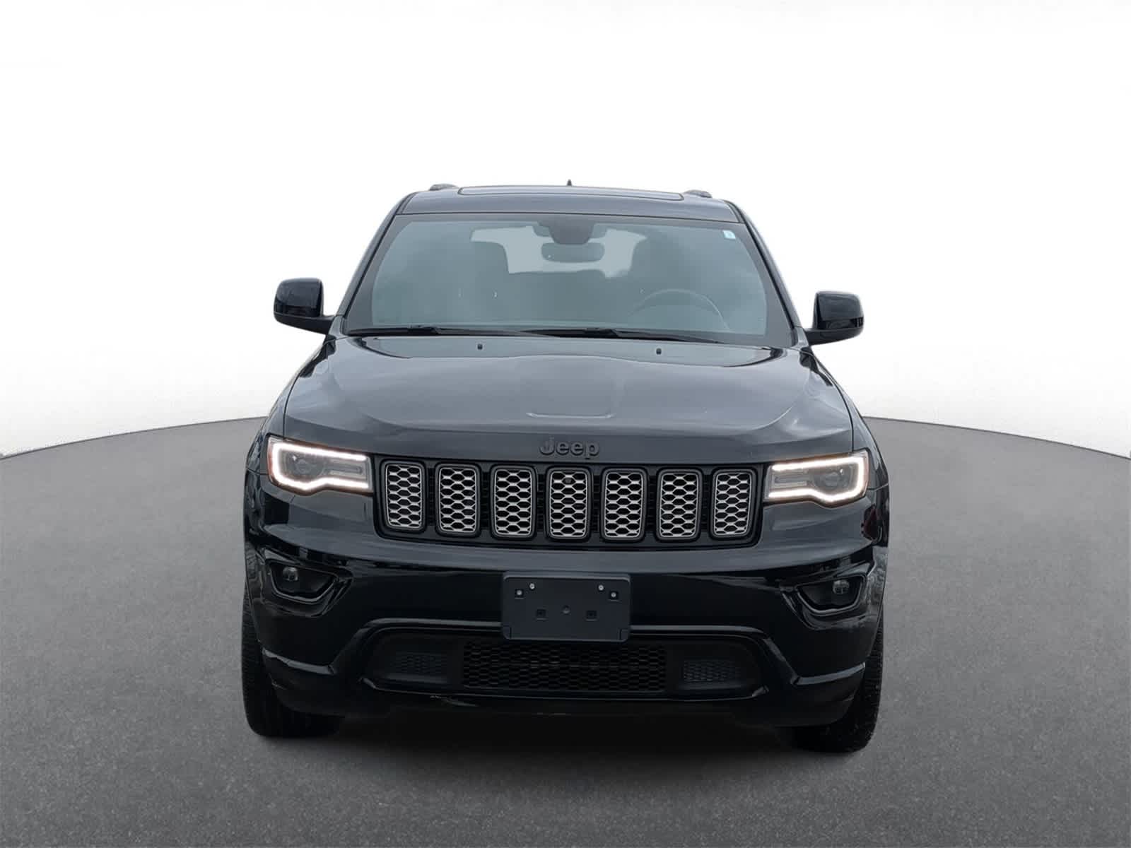 Thumbnail: 2022 Jeep Grand Cherokee - 3