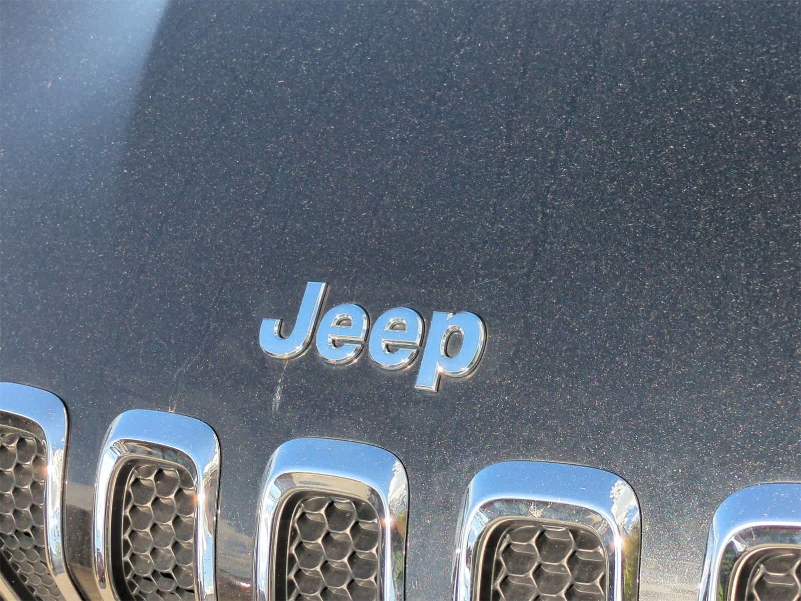 Thumbnail: 2016 Jeep Cherokee - 12