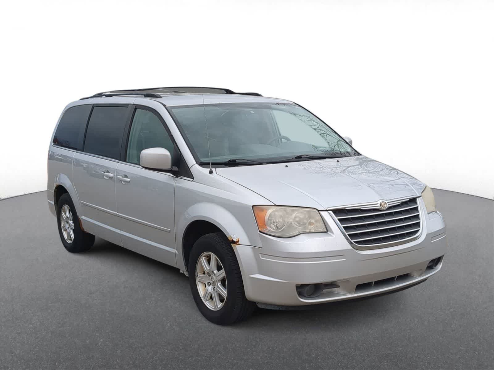 Used 2008 Chrysler Town & Country Touring with VIN 2A8HR54P18R110532 for sale in Troy, MI