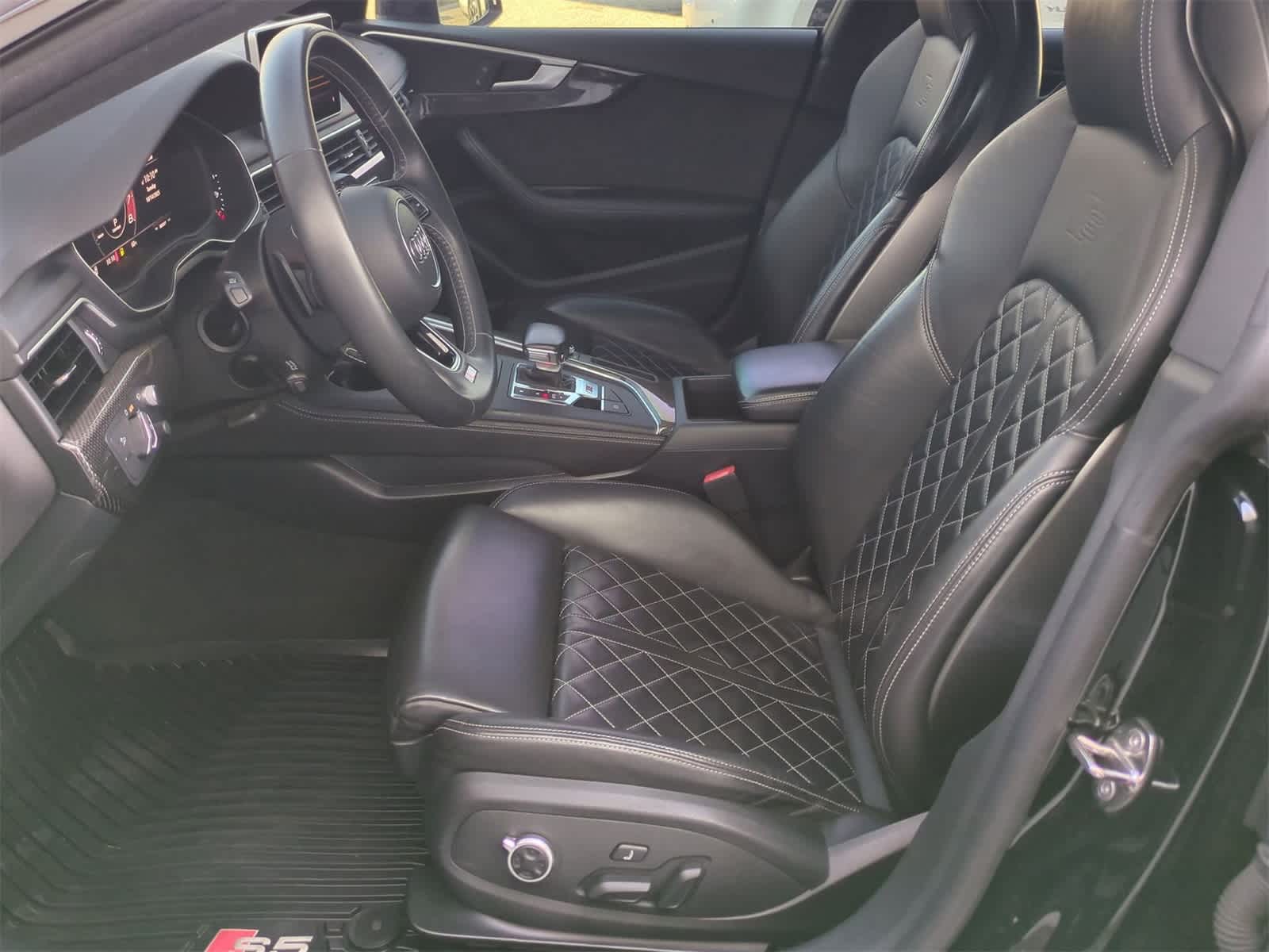 Thumbnail: 2019 Audi S5 - 16