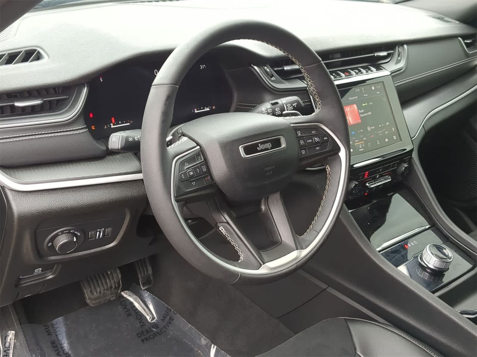 Thumbnail: 2024 Jeep Grand Cherokee - 10