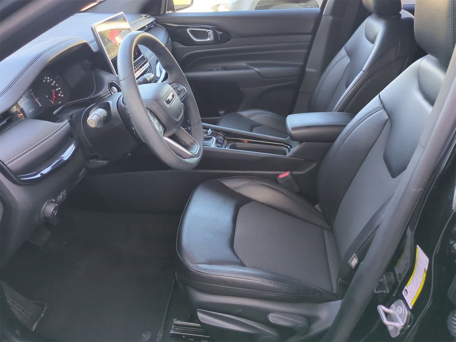 Thumbnail: 2022 Jeep Compass - 16