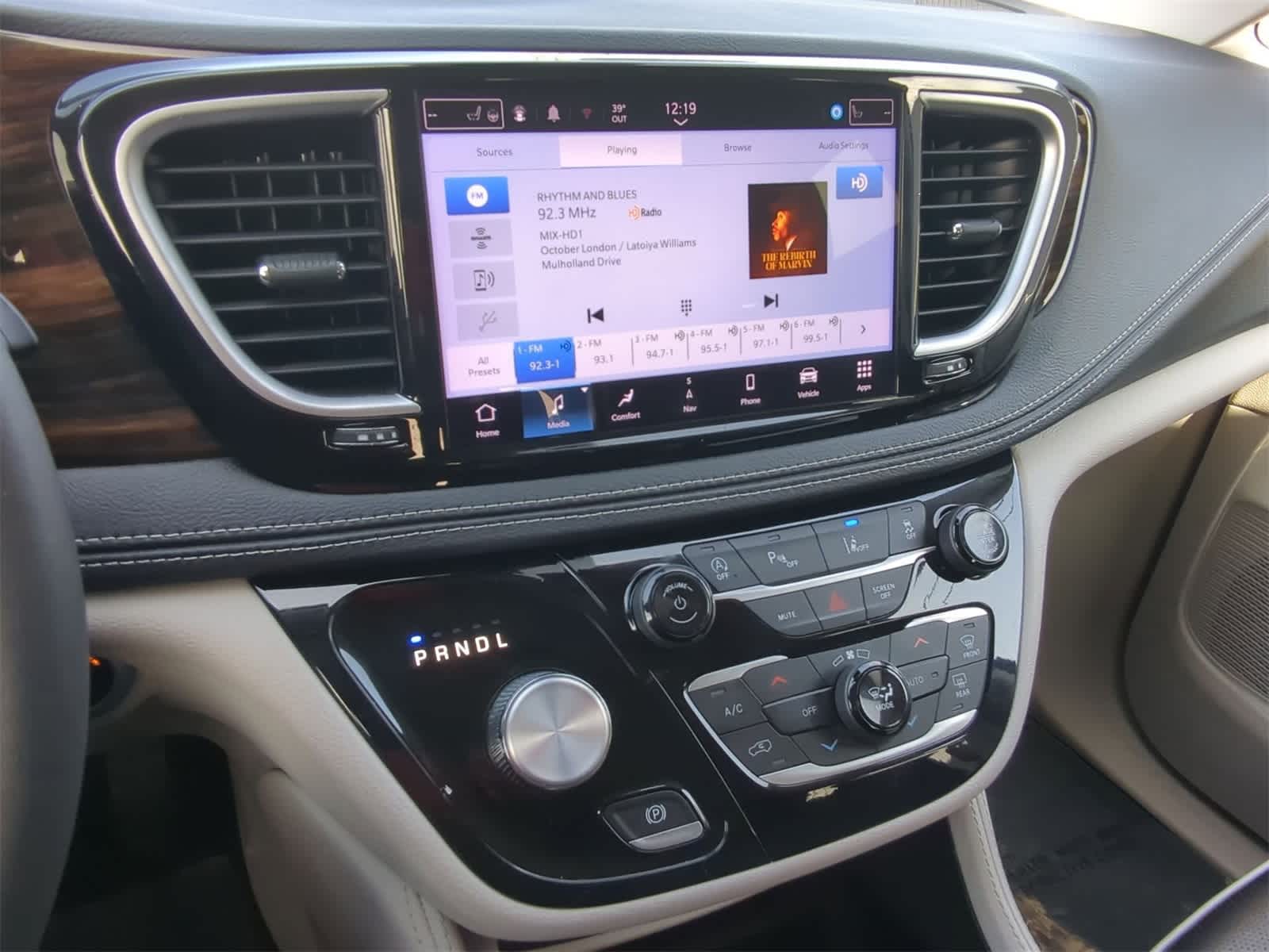 Thumbnail: 2023 Chrysler Pacifica - 36