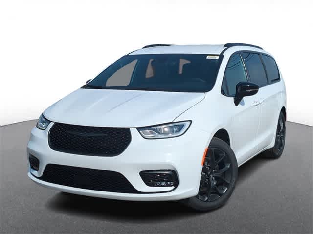 2024 Chrysler Pacifica Touring L -
                Troy, MI