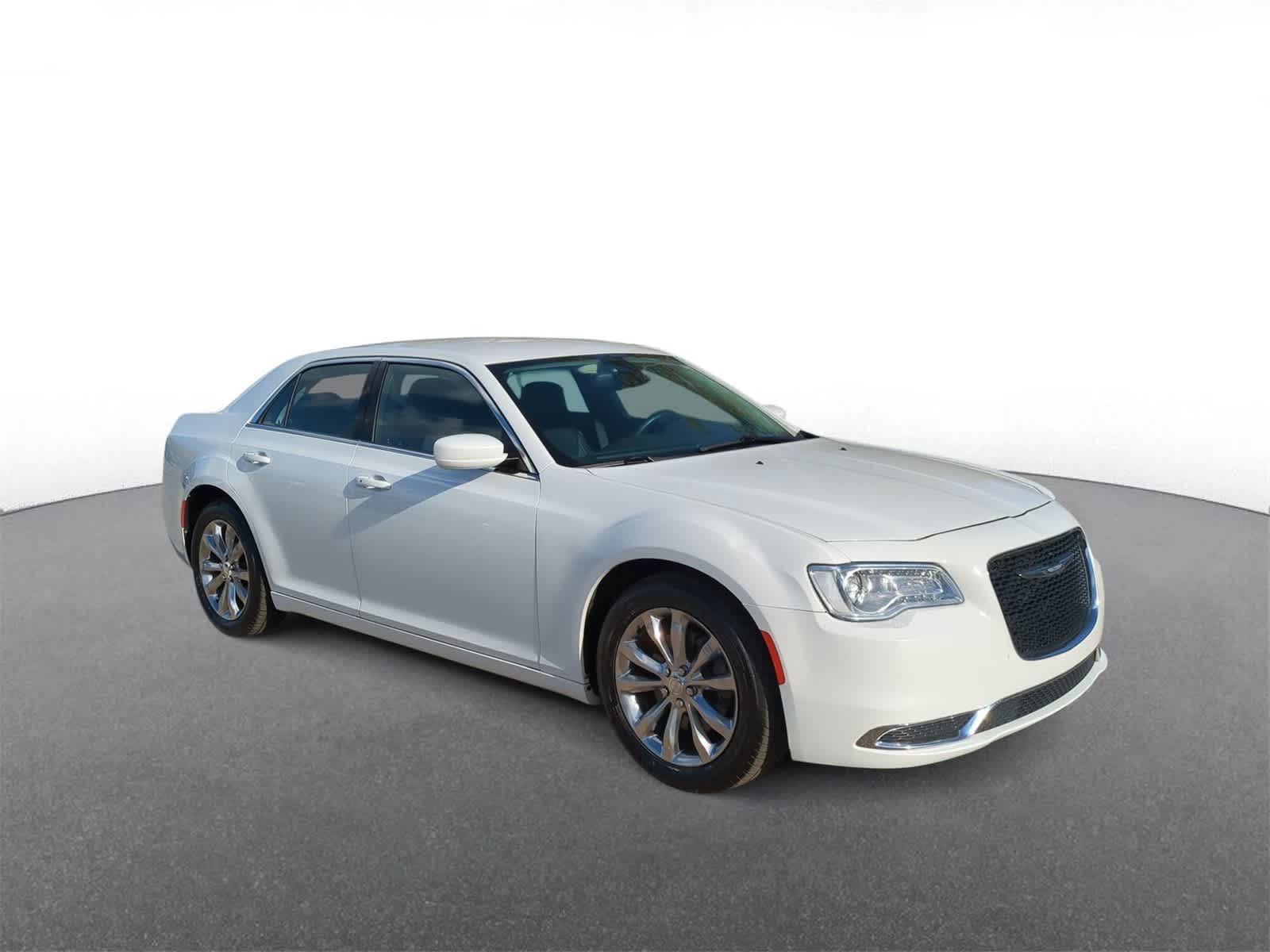 2016 Chrysler 300 Limited photo 2