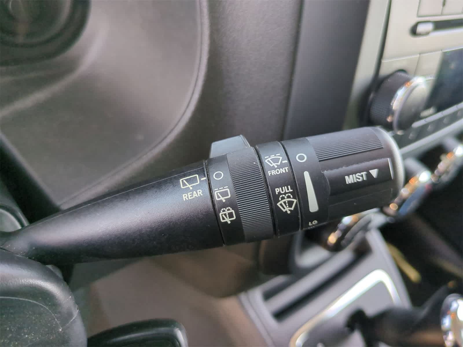 Thumbnail: 2015 Jeep Patriot - 24