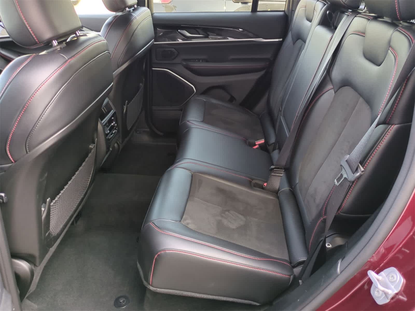 Thumbnail: 2022 Jeep Grand Cherokee - 19