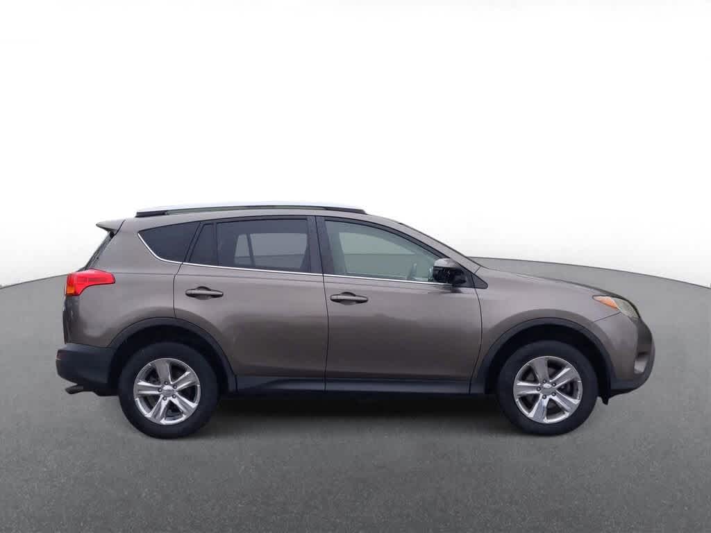 2013 Toyota RAV4 XLE 9