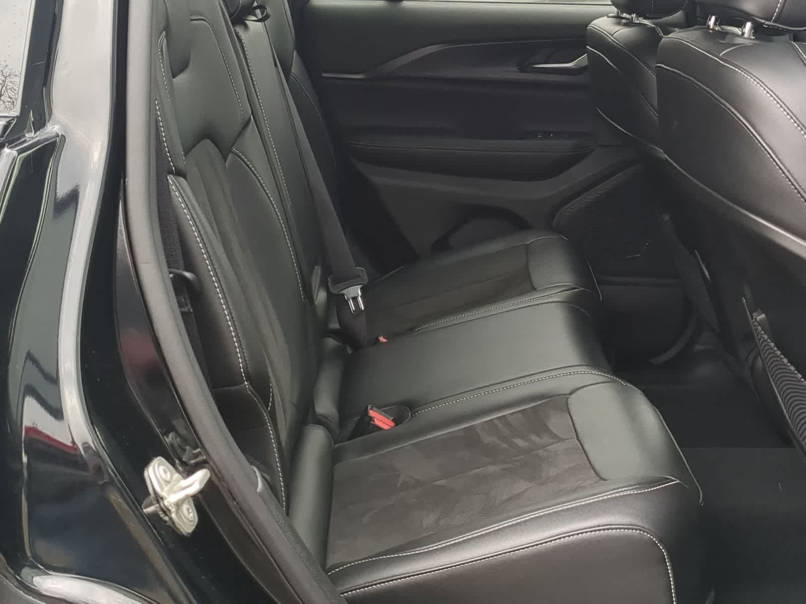 Thumbnail: 2023 Jeep Grand Cherokee - 20