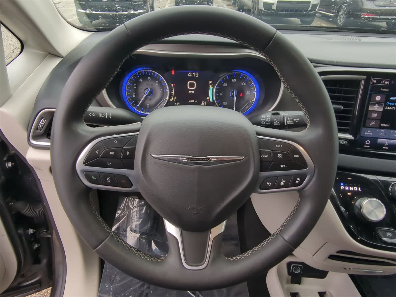 Thumbnail: 2023 Chrysler Pacifica - 22