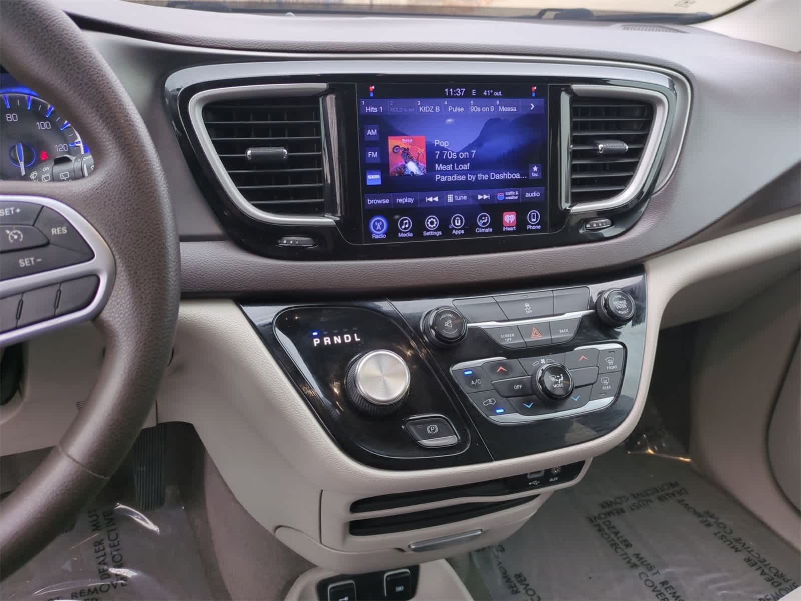 Thumbnail: 2017 Chrysler Pacifica - 27