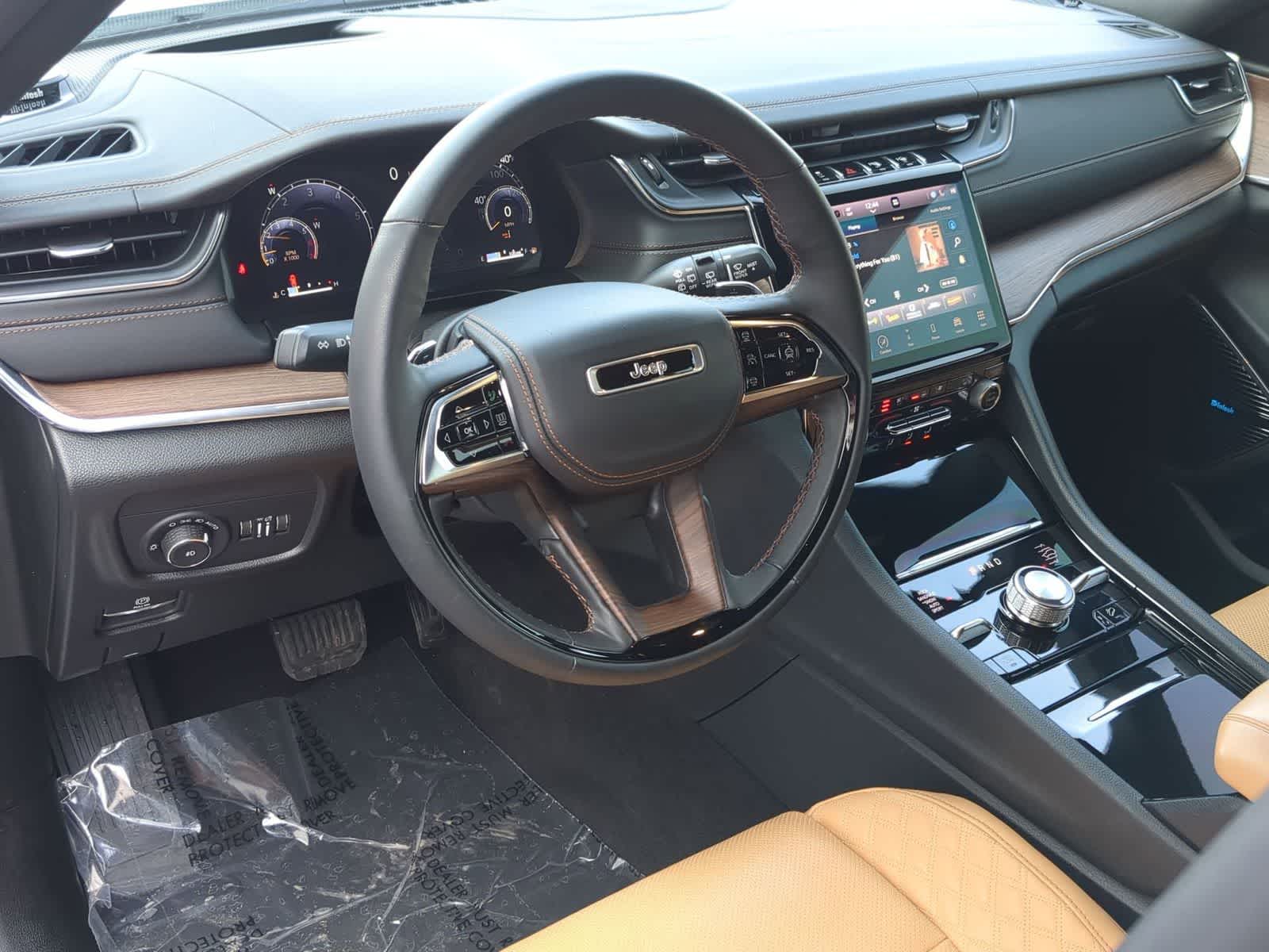 Thumbnail: 2024 Jeep Grand Cherokee L - 10