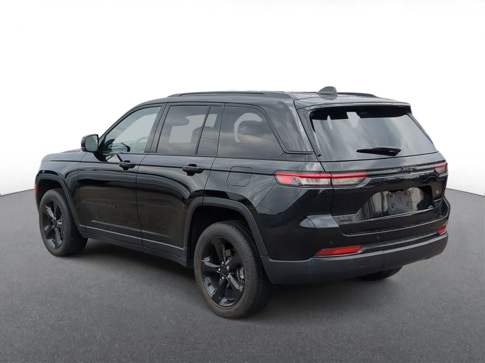 Thumbnail: 2023 Jeep Grand Cherokee - 6